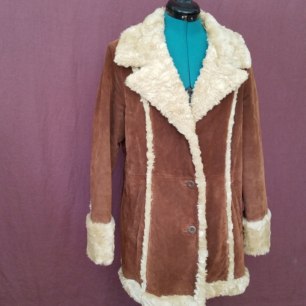Wilsons Leather. Suede and faux shearling coat, tan color, large size
